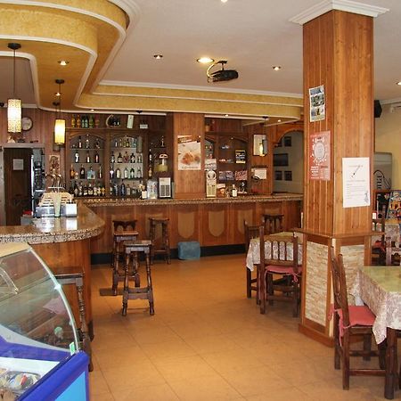 Hostal Cazalegas Εξωτερικό φωτογραφία