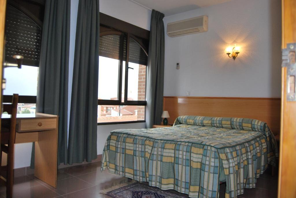 Hostal Cazalegas Δωμάτιο φωτογραφία