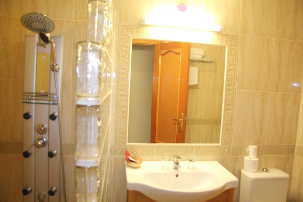 Hostal Cazalegas Εξωτερικό φωτογραφία